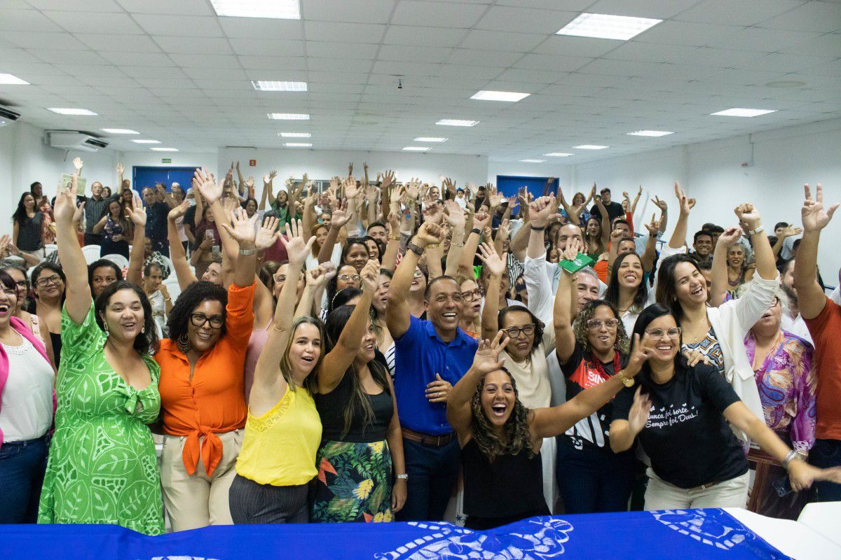 PROFESSOR LUPÉRCIO NOMEIA MAIS 20 PROFESSORES E CONCURSO DA EDUCAÇÃO JÁ TEM 300 CONVOCADOS