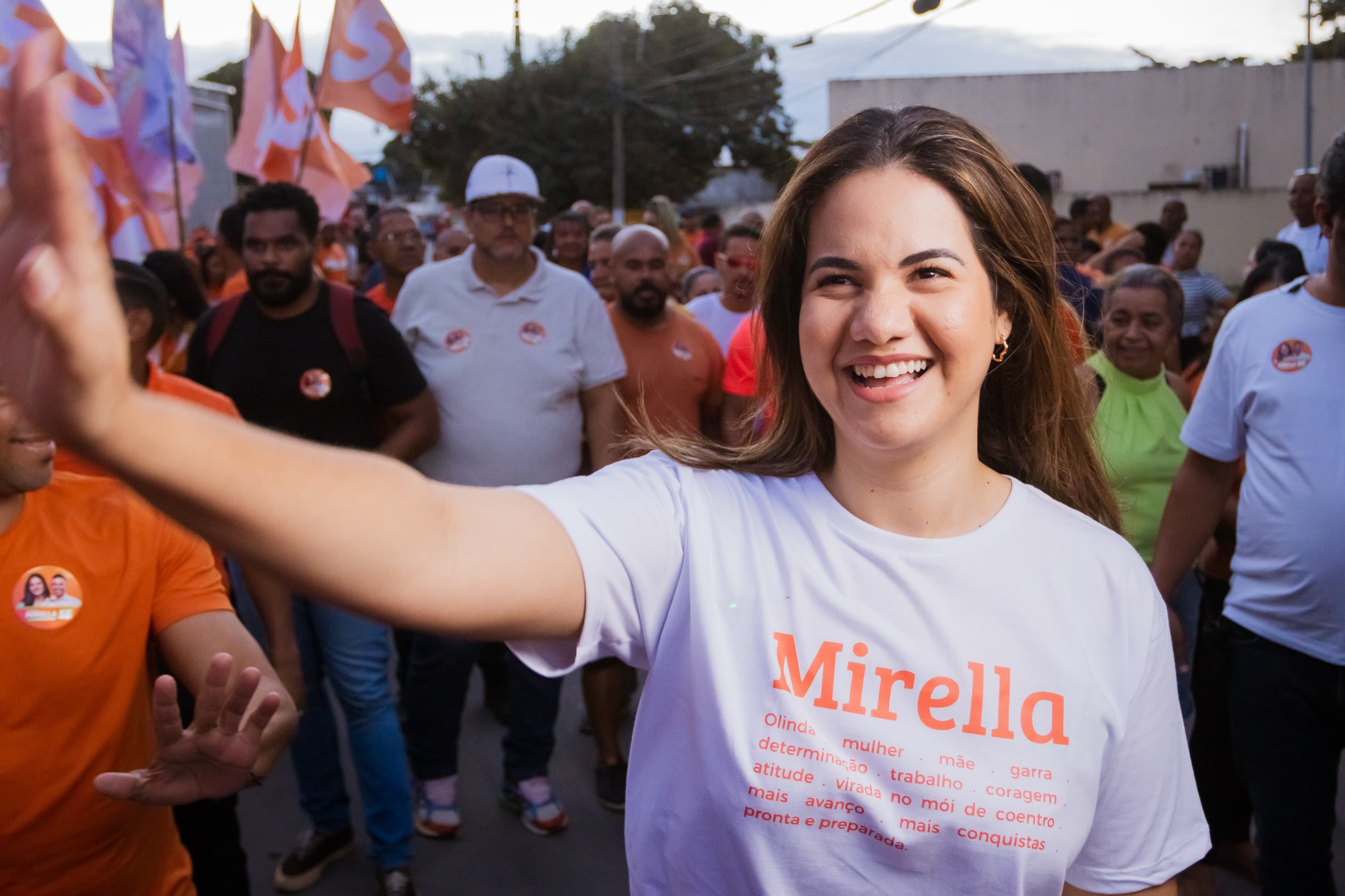 MIRELLA ABRE COMITÊ PARA POPULAÇÃO ASSISTIR DEBATE