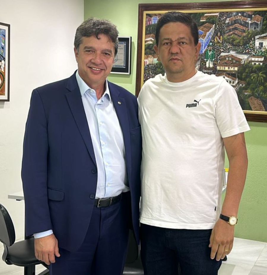 DEPUTADO FEDERAL GUILHERME UCHOA JÚNIOR VISITA CÂMARA DE OLINDA E DESTACA LIDERANÇA DE SAULO HOLANDA