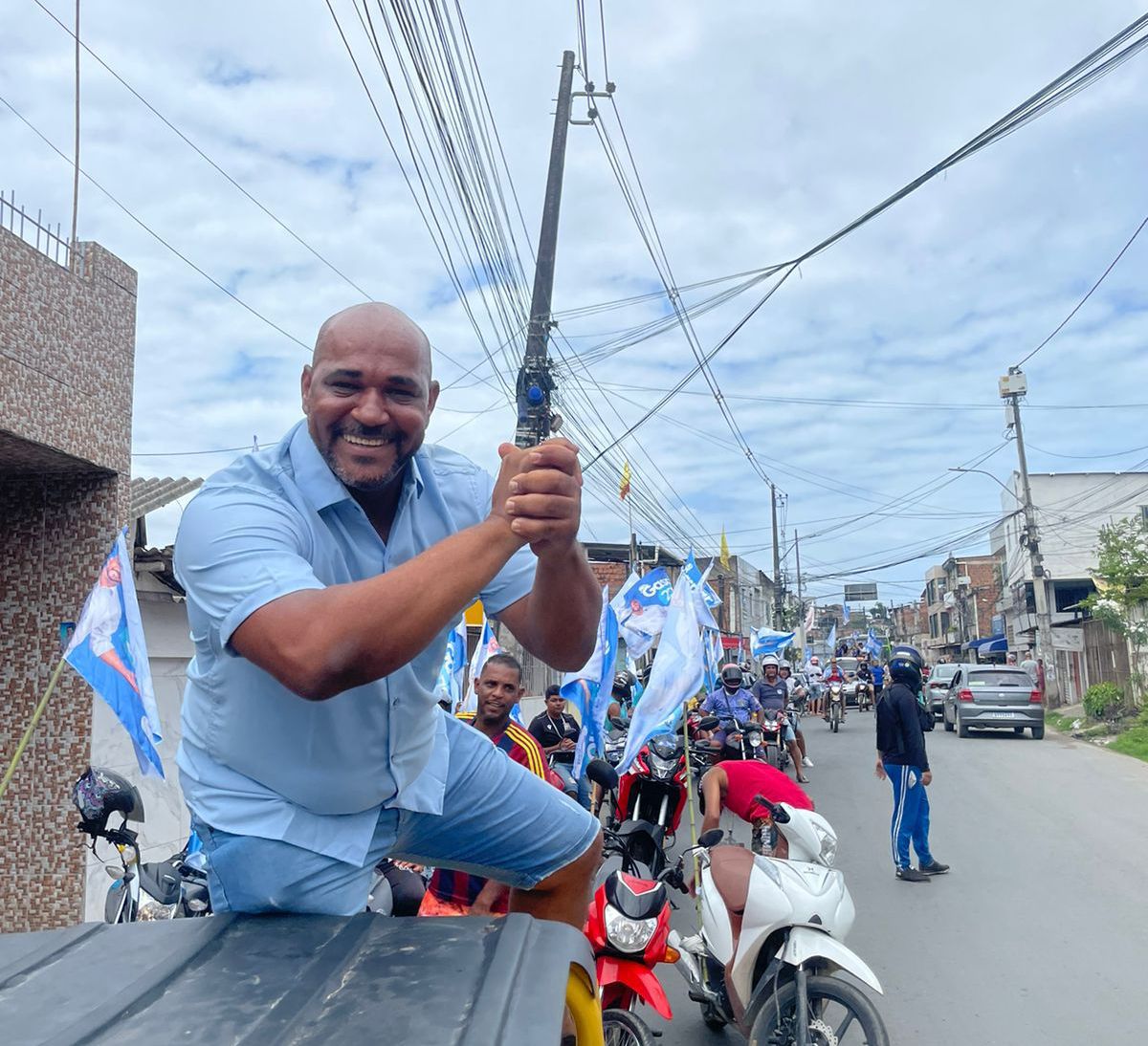 SANDRO GASPAR REALIZA MAIOR CARREATA DA HISTÓRIA DE ÁGUAS COMPRIDAS