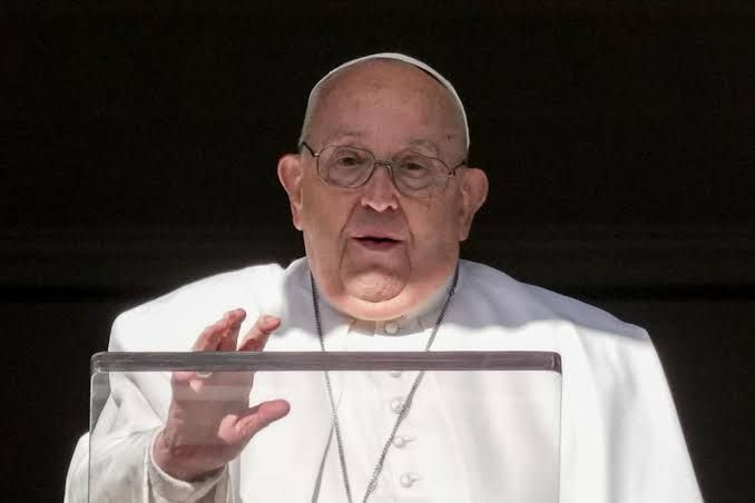 MIRELLA, RAQUEL E LULA LAMENTAM MORTE DO PAPA FRANCISCO