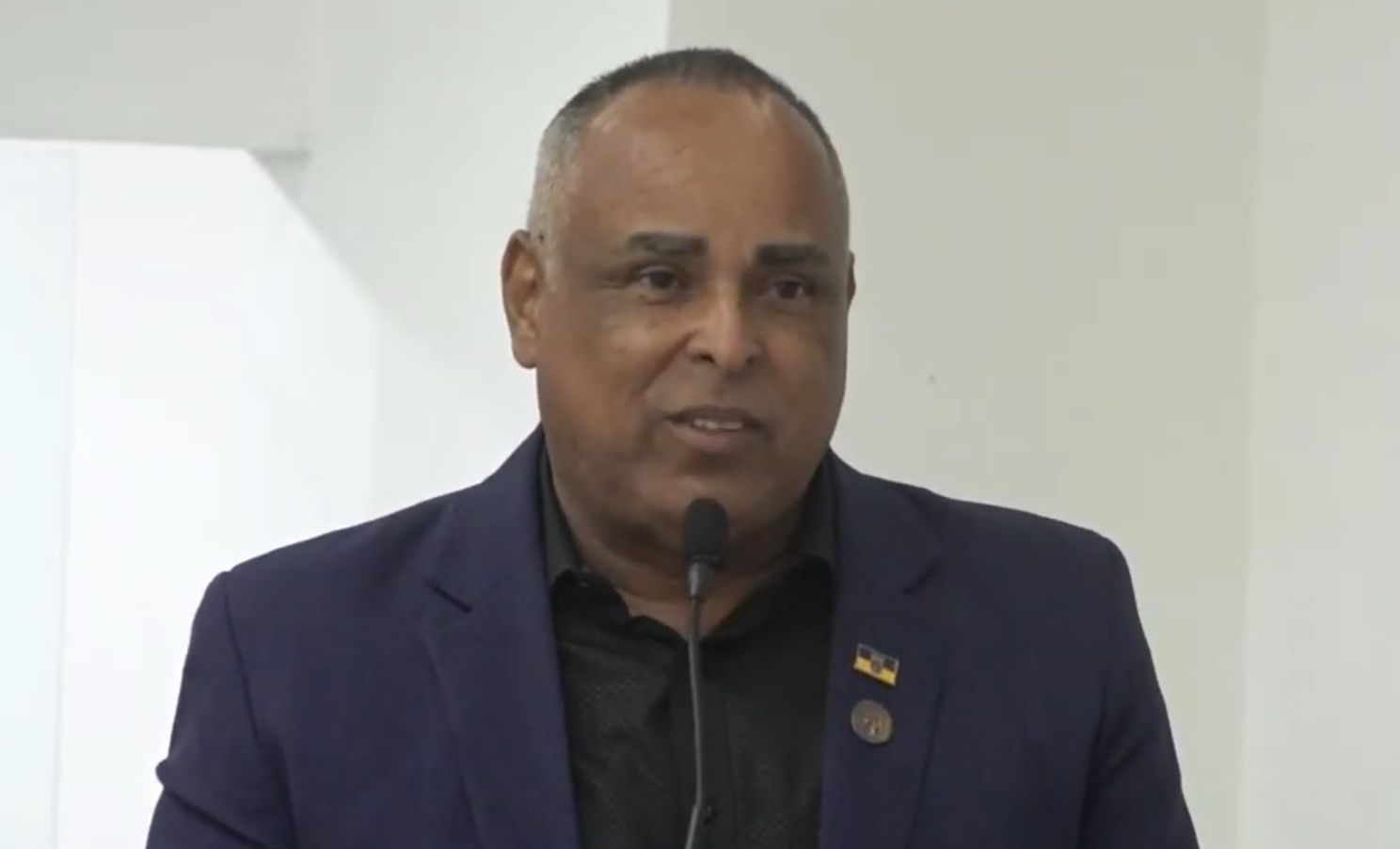 CAMPO DO ATLÉTICO AMEAÇADO: VEREADOR PROFESSOR MARCELO COBRA EXPLICAÇÕES SOBRE OBRA SIGILOSA EM OURO PRETO