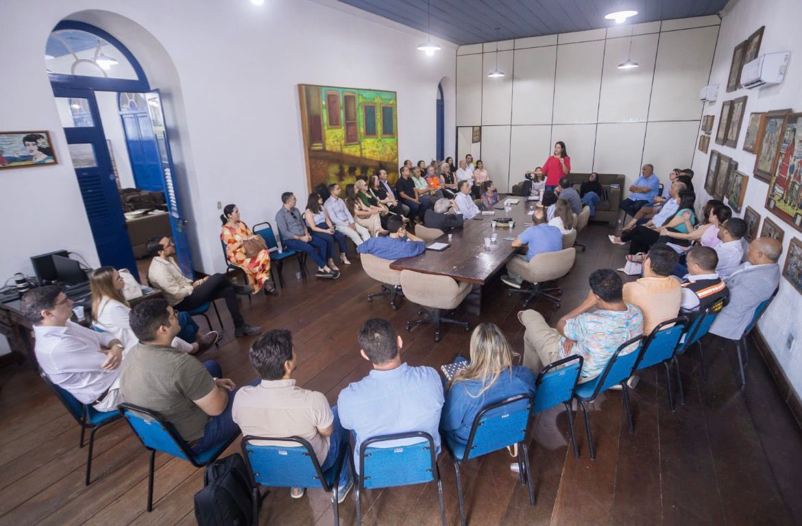 MIRELLA REÚNE SECRETARIADO E DEFINE 2026 COMO ANO DE NOVAS CONQUISTAS, EFICIÊNCIA E RESPONSABILIDADE FISCAL