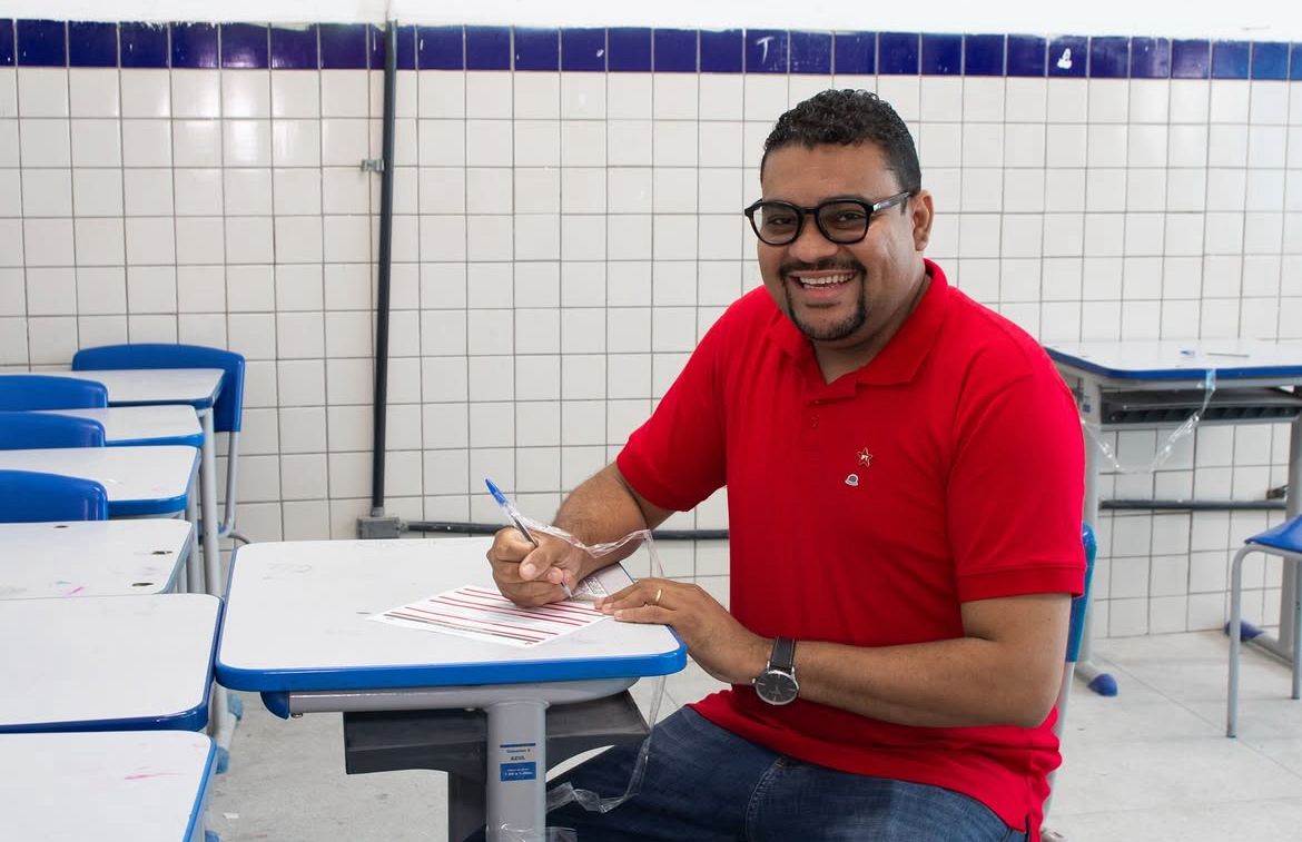 HELDER PIRES É ELEITO PRESIDENTE DO PT OLINDA EM ELEIÇÃO COM GRANDE ADESÃO POPULAR