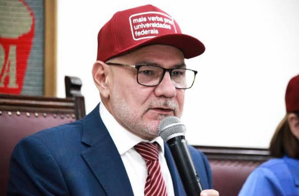 REITOR DA UFPE CELEBRA INVESTIMENTO DO GOVERNO LULA NO HOSPITAL DAS CLÍNICAS: MAIS DE 80 MILHÕES DE REAIS