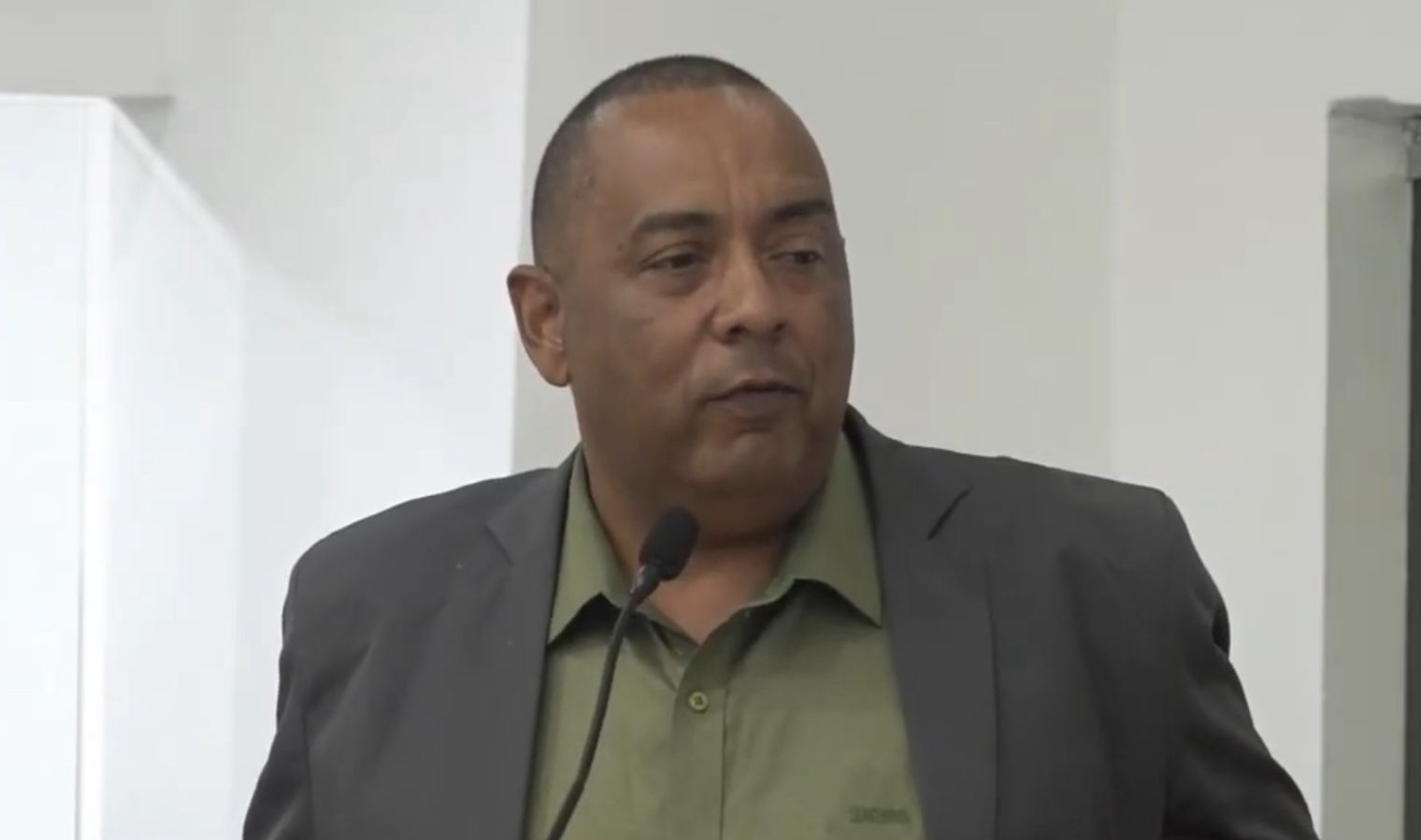 VEREADOR MÁRCIO BARBOSA COBRA GOVERNO FEDERAL SOBRE PROVA DE VIDA DO INSS E LAMENTA DIFICULDADES ENFRENTADAS POR APOSENTADOS
