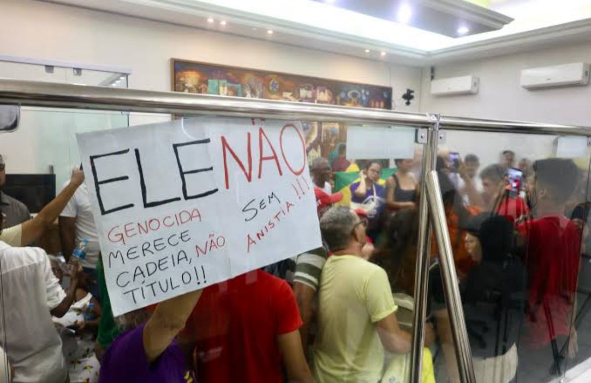 JUSTIÇA DE OLINDA ARQUIVA AÇÃO POPULAR CONTRA TÍTULO CONCEDIDO A JAIR BOLSONARO