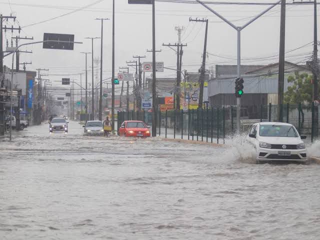 JÁ CHOVEU 228MM EM OLINDA E PREVISÃO É DE MAIS CHUVAS ATÉ DOMINGO