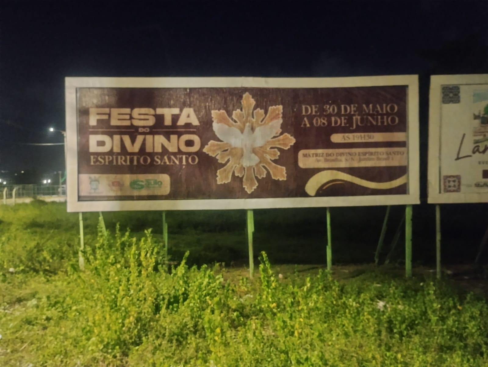 FESTA DO DIVINO ESPÍRITO SANTO É ANUNCIADA COM OUTDOORS ESPALHADOS PELA CIDADE