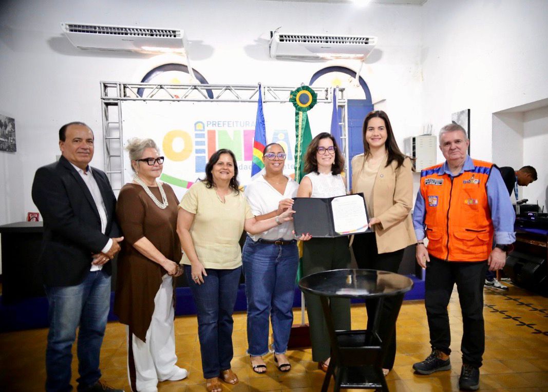 OLINDA EMPOSSA NOVOS SERVIDORES E REFORÇA QUADRO DA SAÚDE E DEFESA CIVIL