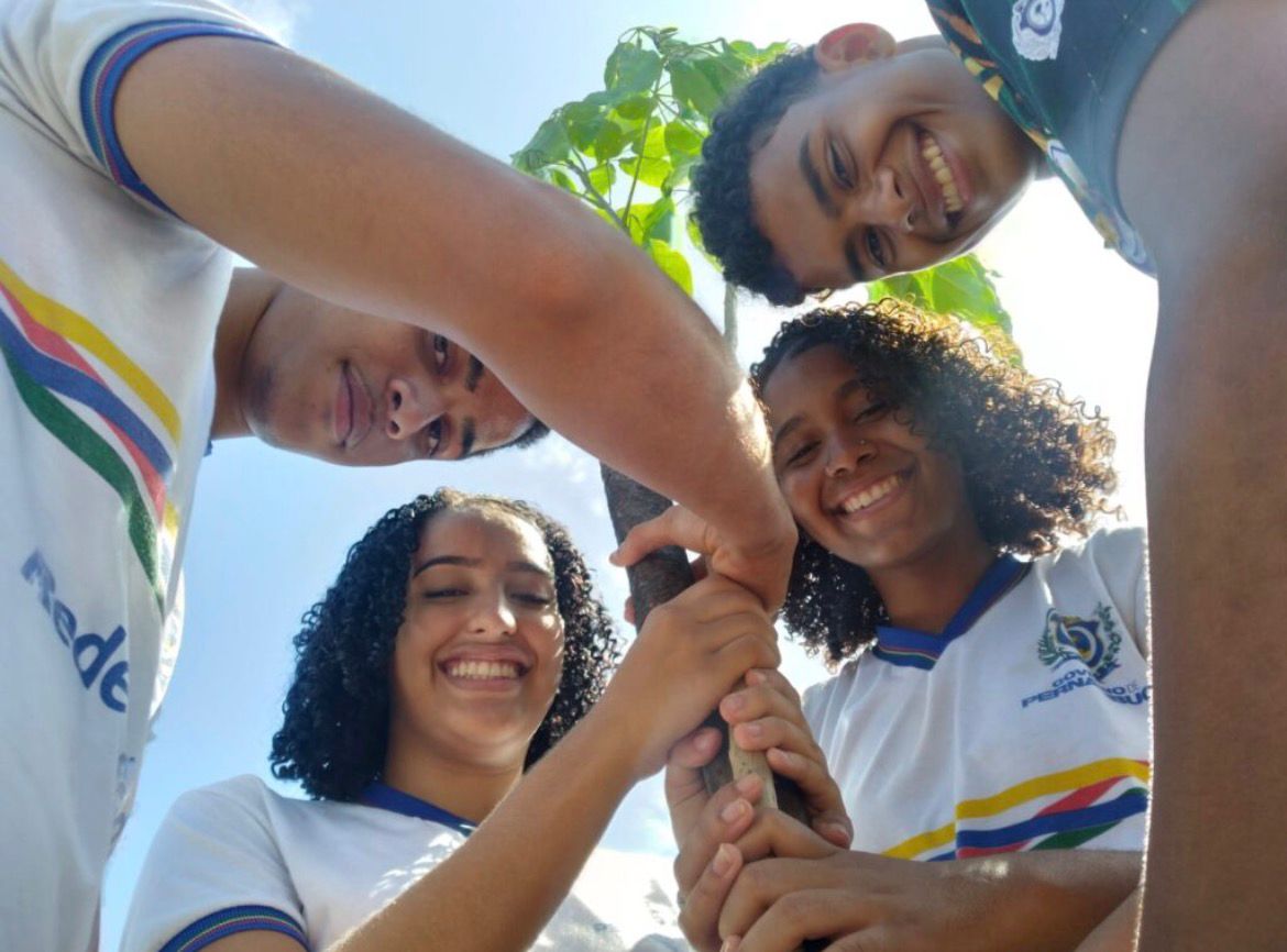 PLANTAR JUNTOS: 3ª EDIÇÃO DO PROJETO AMPLIA ARBORIZAÇÃO DA AVENIDA OLINDA COM MAIS 100 NOVAS ÁRVORES