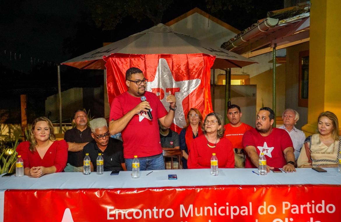 PT DE OLINDA EMPOSSA NOVA DIRETORIA SOB COMANDO DE HÉLDER PIRES