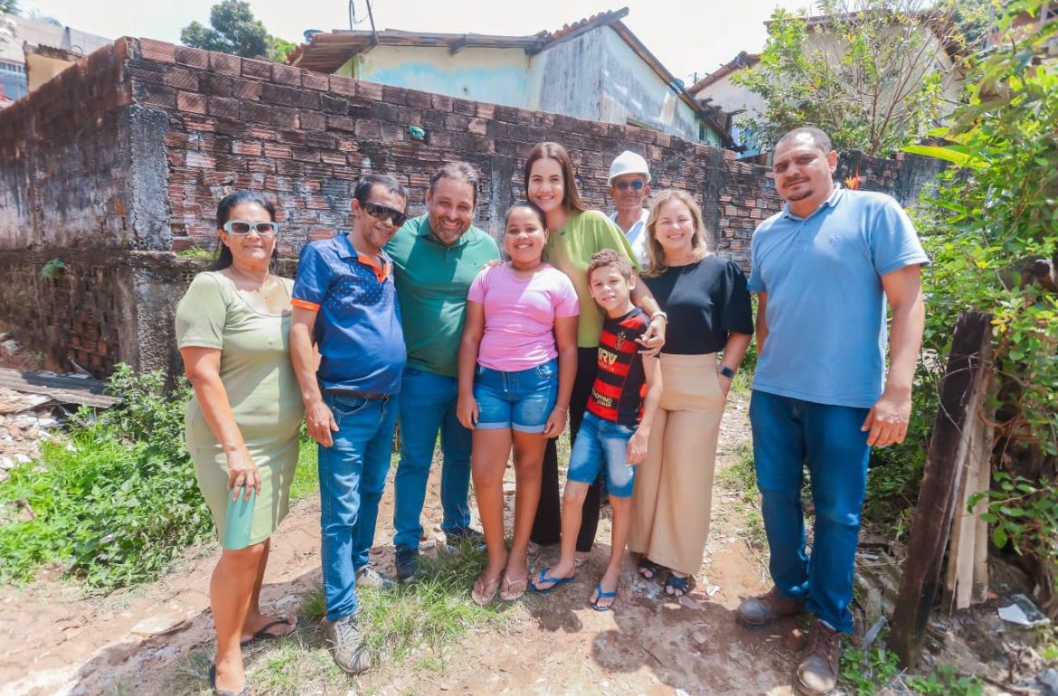 MIRELLA VISTORIA OBRA DE PAVIMENTAÇÃO EM ÁGUAS COMPRIDAS