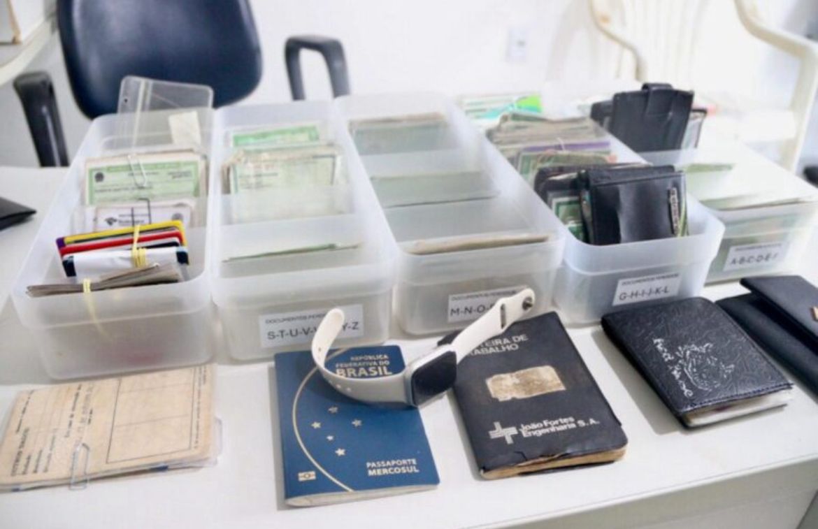 PREFEITURA DE OLINDA FACILITA DEVOLUÇÃO DE DOCUMENTOS PERDIDOS DURANTE O MIMO FESTIVAL 2025