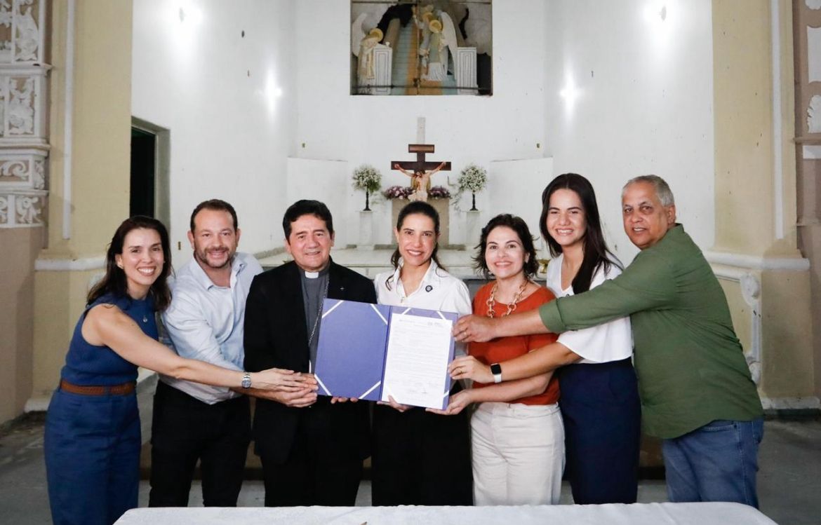 GOVERNADORA RAQUEL LYRA ASSINA ORDEM DE SERVIÇO PARA RESTAURAÇÃO DA IGREJA DE SÃO PEDRO MÁRTIR DE VERONA