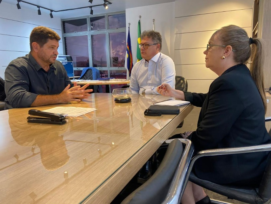 VICE-PREFEITO DE PAULISTA SE REÚNE COM PRESIDENTE DO DETRAN-PE PARA DISCUTIR MELHORIAS NA MOBILIDADE DO MUNICÍPIO