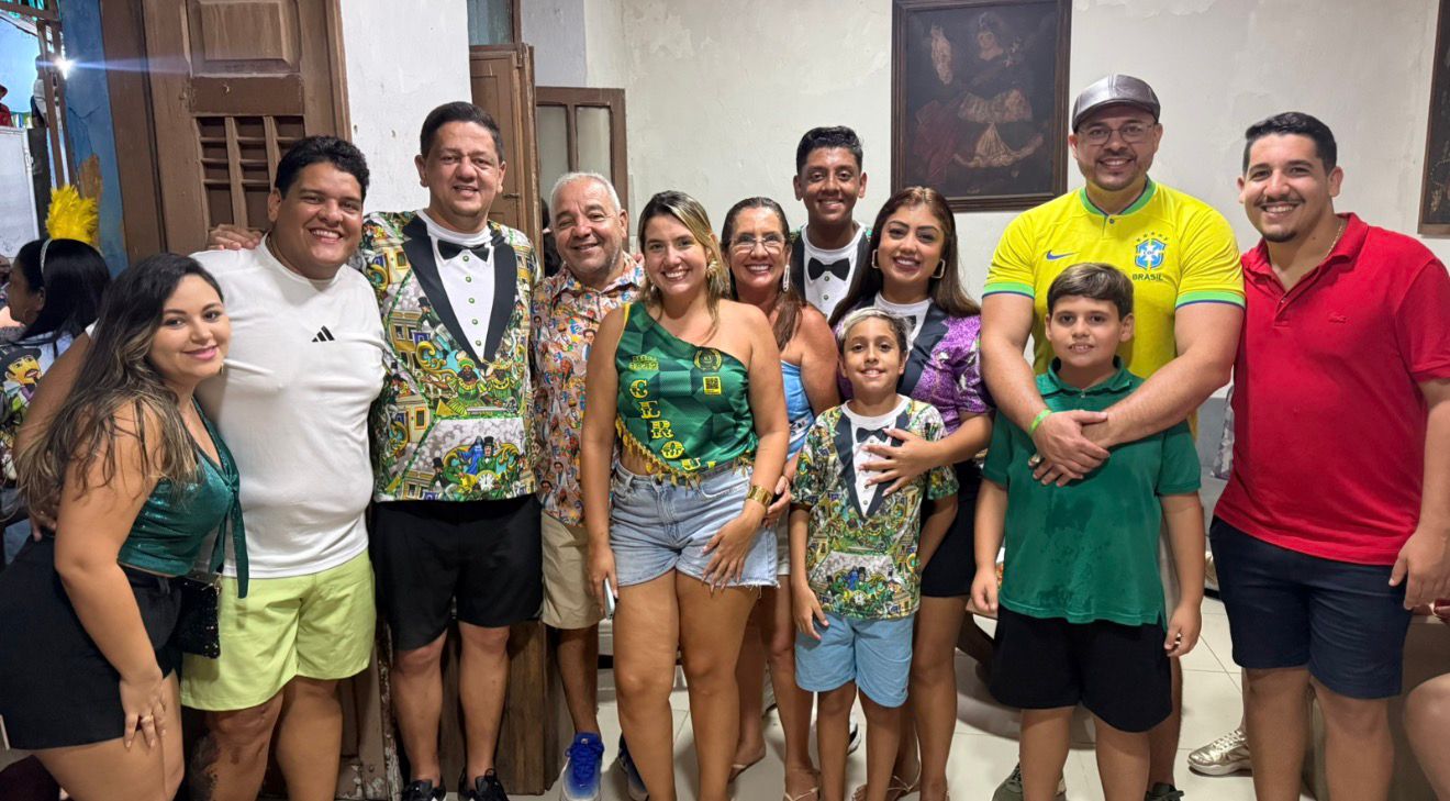 VEREADORES PRESTIGIAM SAÍDA DO HOMEM DA MEIA-NOITE DA CASA DE MILCON RANGEL EM OLINDA