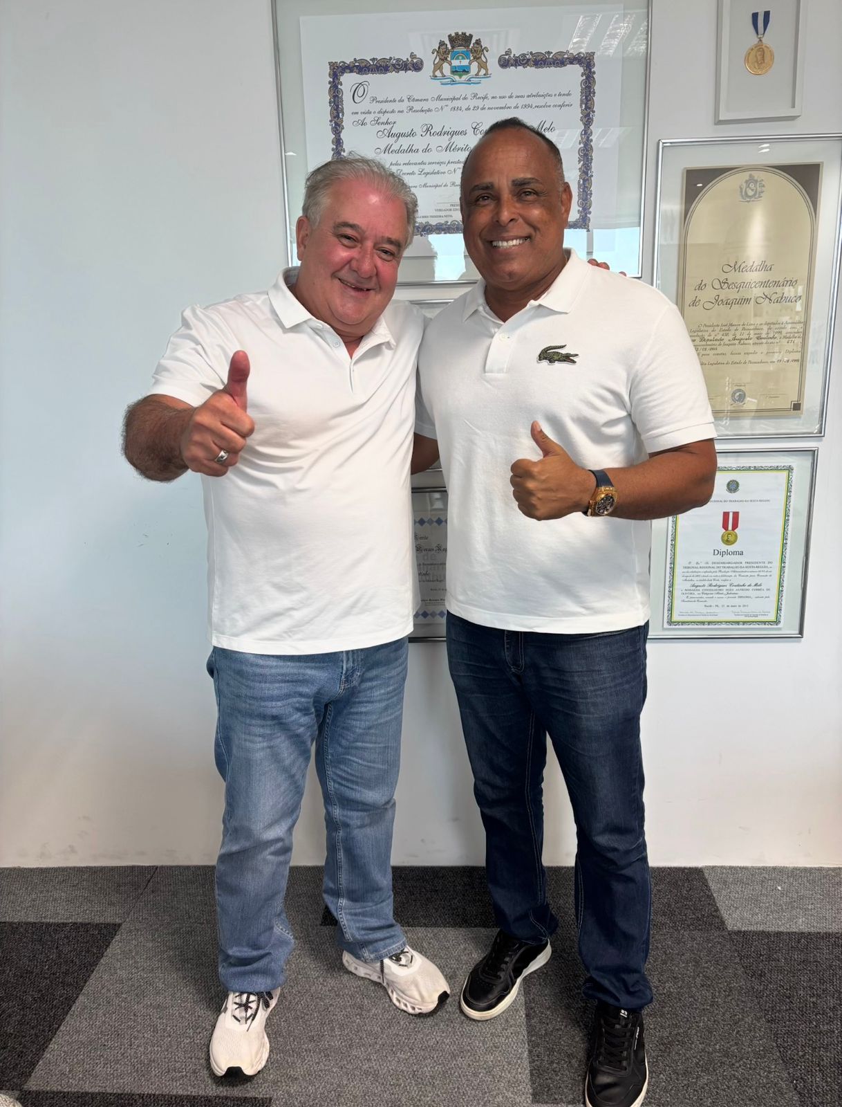 AUGUSTO COUTINHO RECEBE APOIO DO VEREADOR PROFESSOR MARCELO EM OLINDA