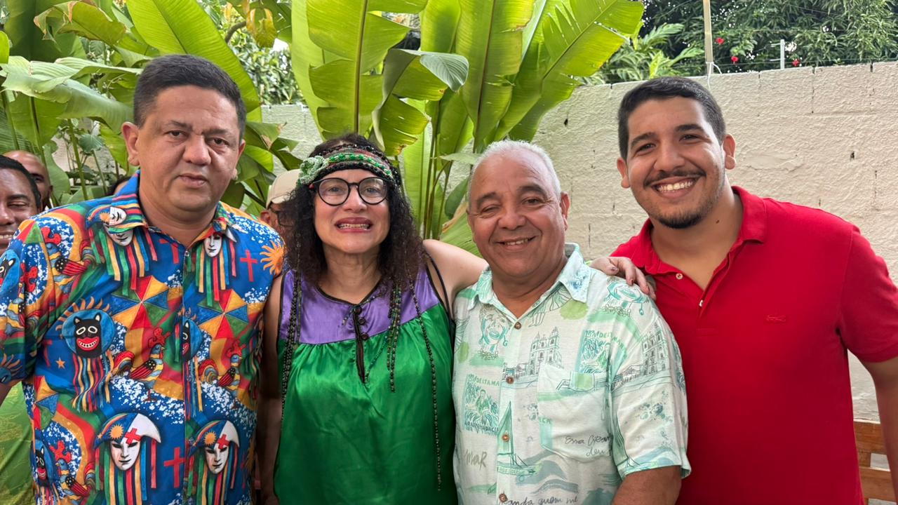 BAILE VERMELHO E VERDE DO TRINCA DE ÁS REÚNE TRADIÇÃO E MÚSICA EM OLINDA