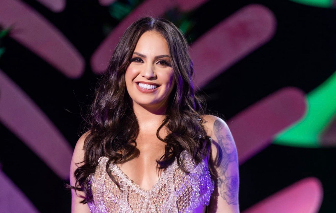 CARNAVAL: RAPHAELA SANTOS COMANDA SEXTA DO BREGA NA PRAÇA DO CARMO