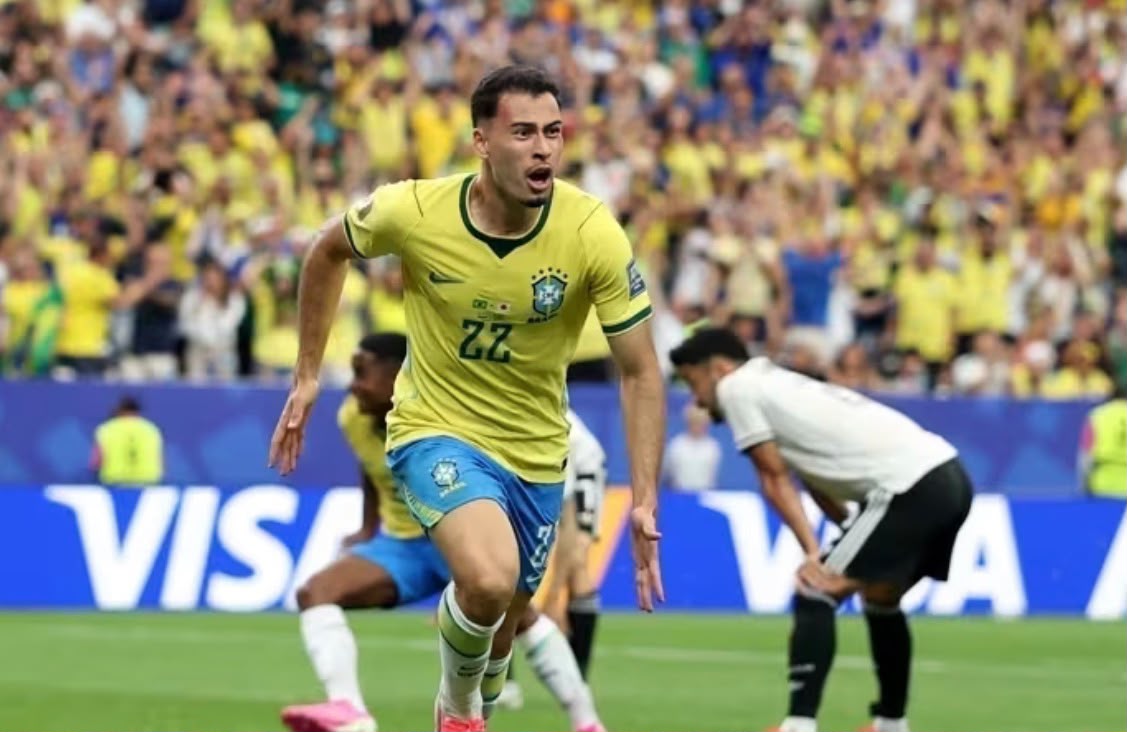 MARTINELLI GARANTE CLASSIFICAÇÃO DO BRASIL ÀS OITAVAS DA COPA DO MUNDO