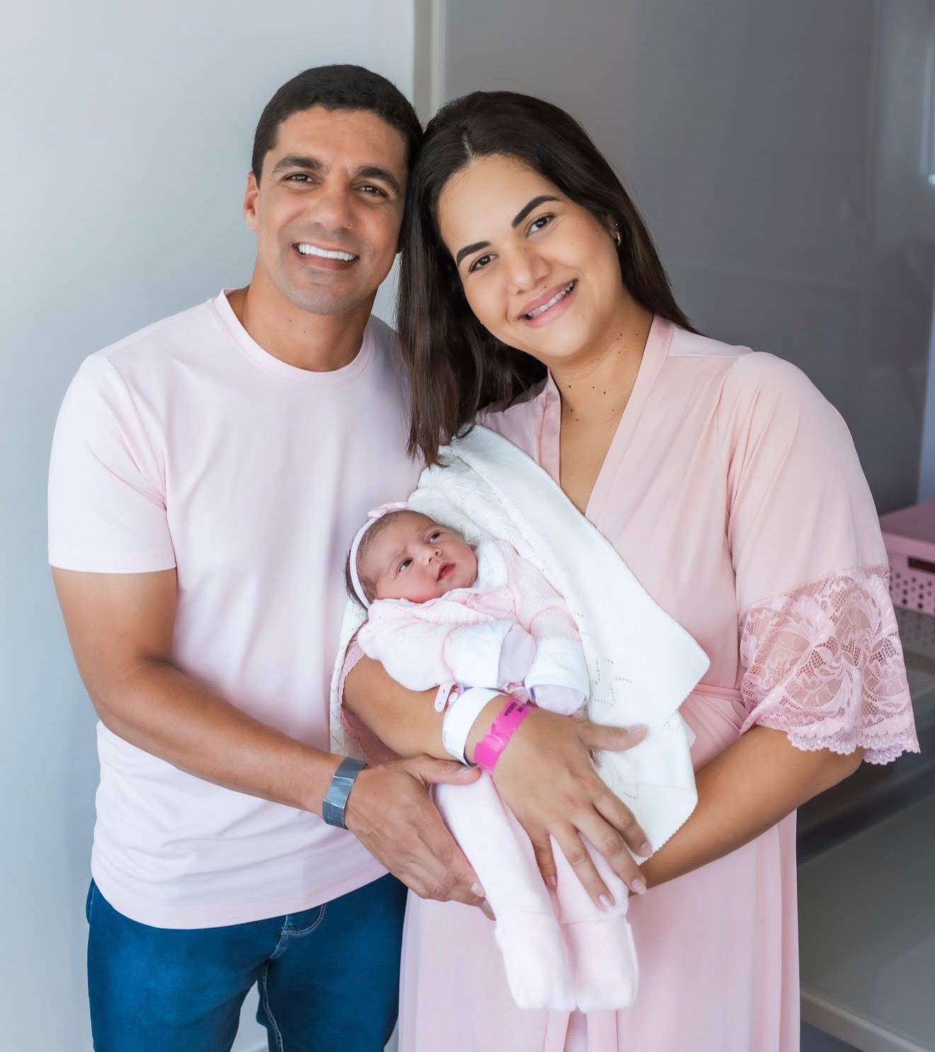 NASCE HELOÍSA, SEGUNDA FILHA DA PREFEITA MIRELLA E ANÚNCIO EMOCIONA