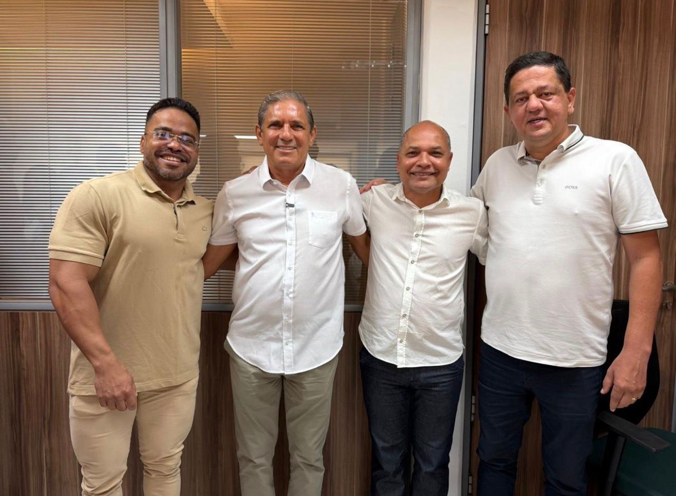 COM APOIO DE PESO NA RMR, BATISTA CABRAL DESPONTA COMO FORTE NOME PARA A ALEPE AO LADO DE PRESIDENTES DE CÂMARAS