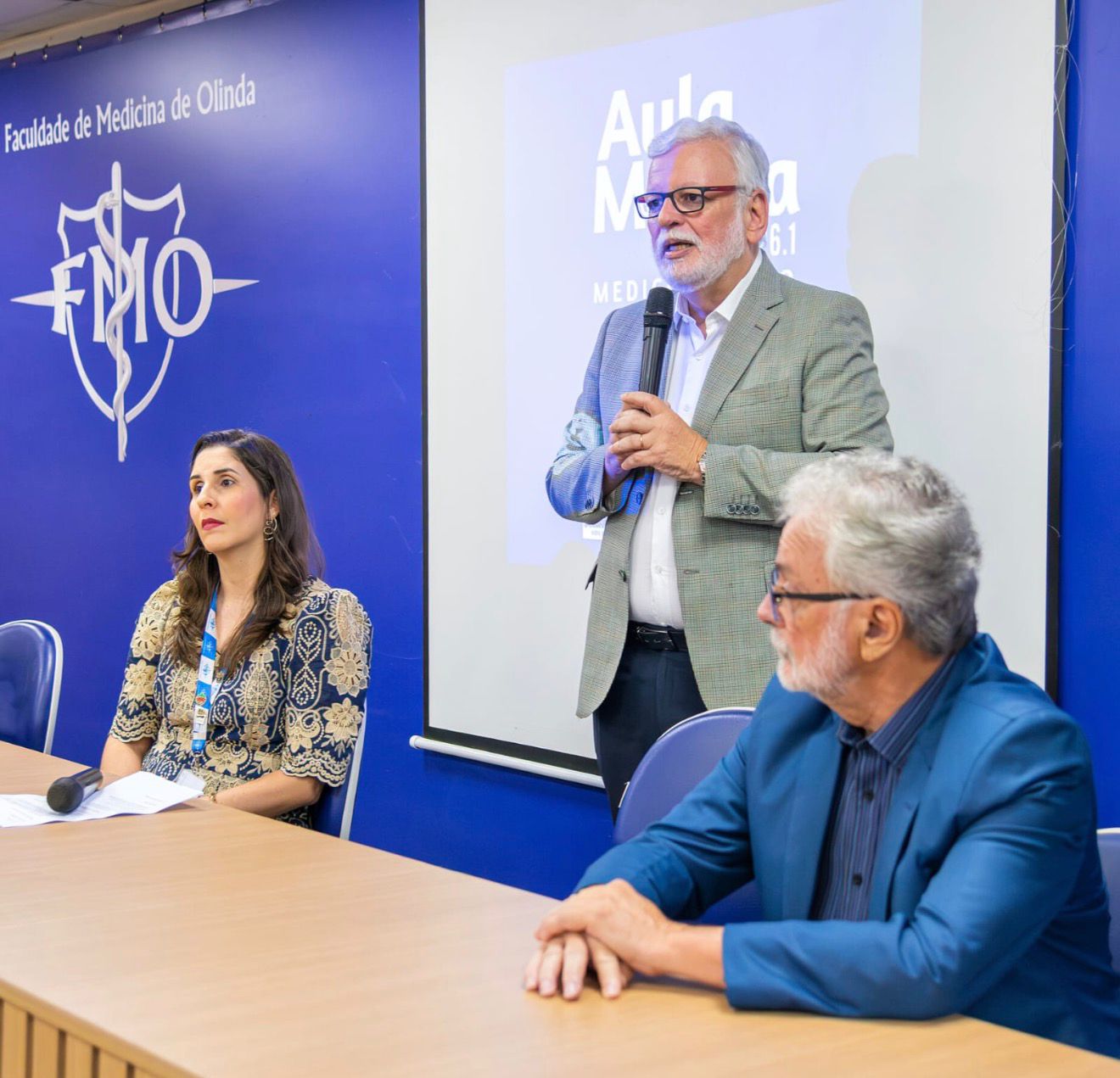 AULA MAGNA DA FMO DESTACA SACERDÓCIO DA MEDICINA